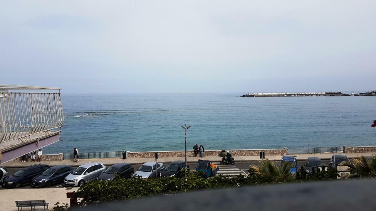 Loft Baia Di Giardini Giardini Naxos Exterior foto